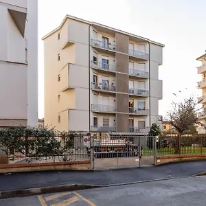 https://apt-quiet-and-bright-with-balcony.it-tuscanyhotel.com
